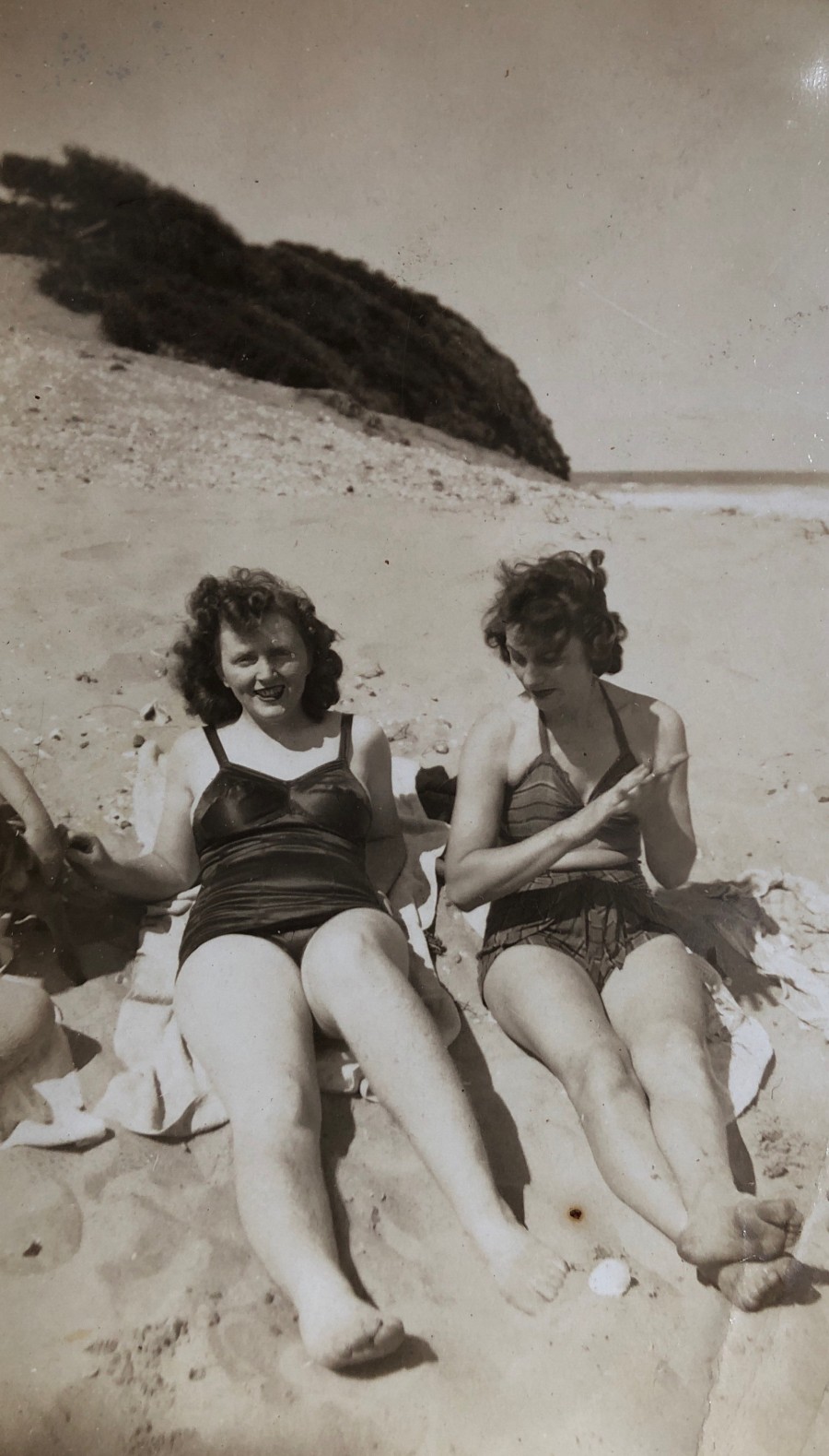 Barbara and Betty Duggan at Maroubra Beach 