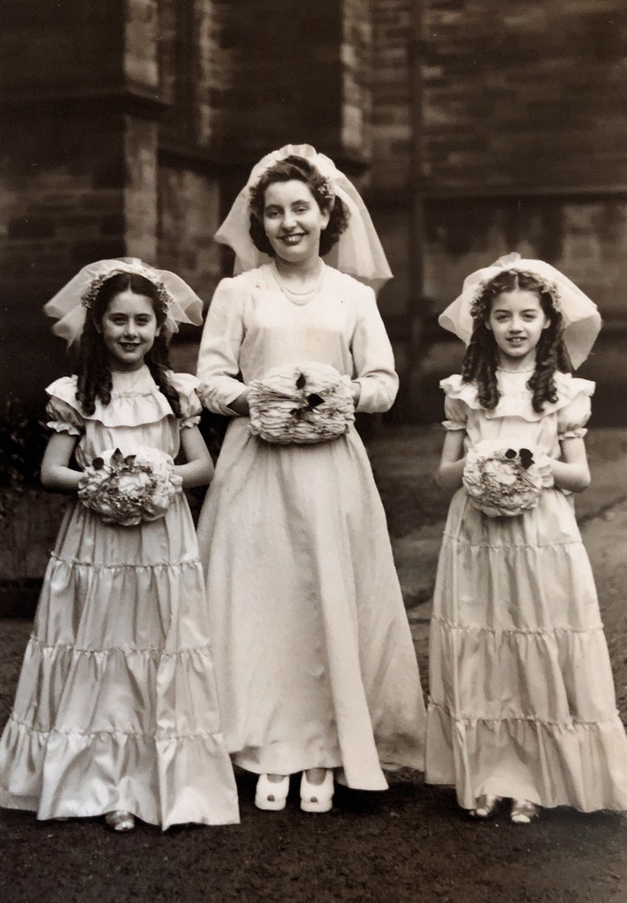 24.11.1951 - Wendy, Maureen and Sheila