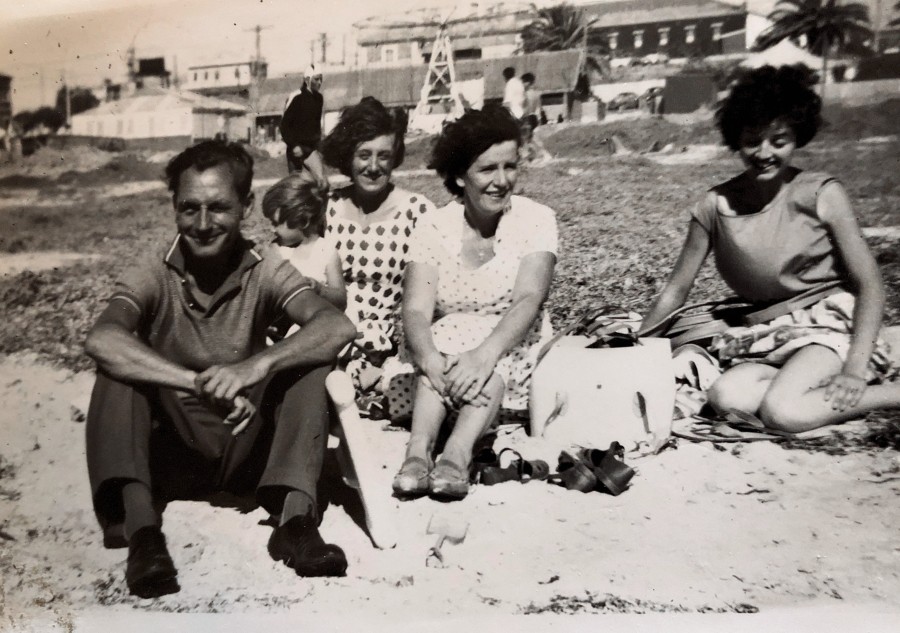 Karen, Mum & Sheila. Semaphore Beach, South Australia with the Rowbothams (1962)