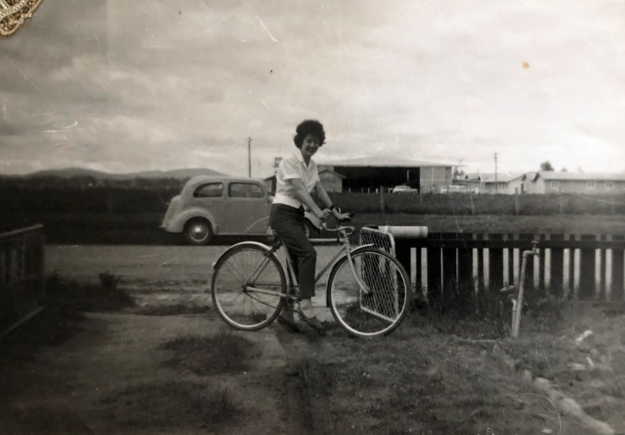 Front yard, Benalla, 1961