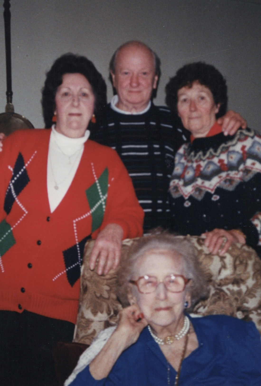 (Front & Centre) Vivian Tewksbury - I was her carer for a few years<br />
Back Row - Shirley, Dave, & Vonne